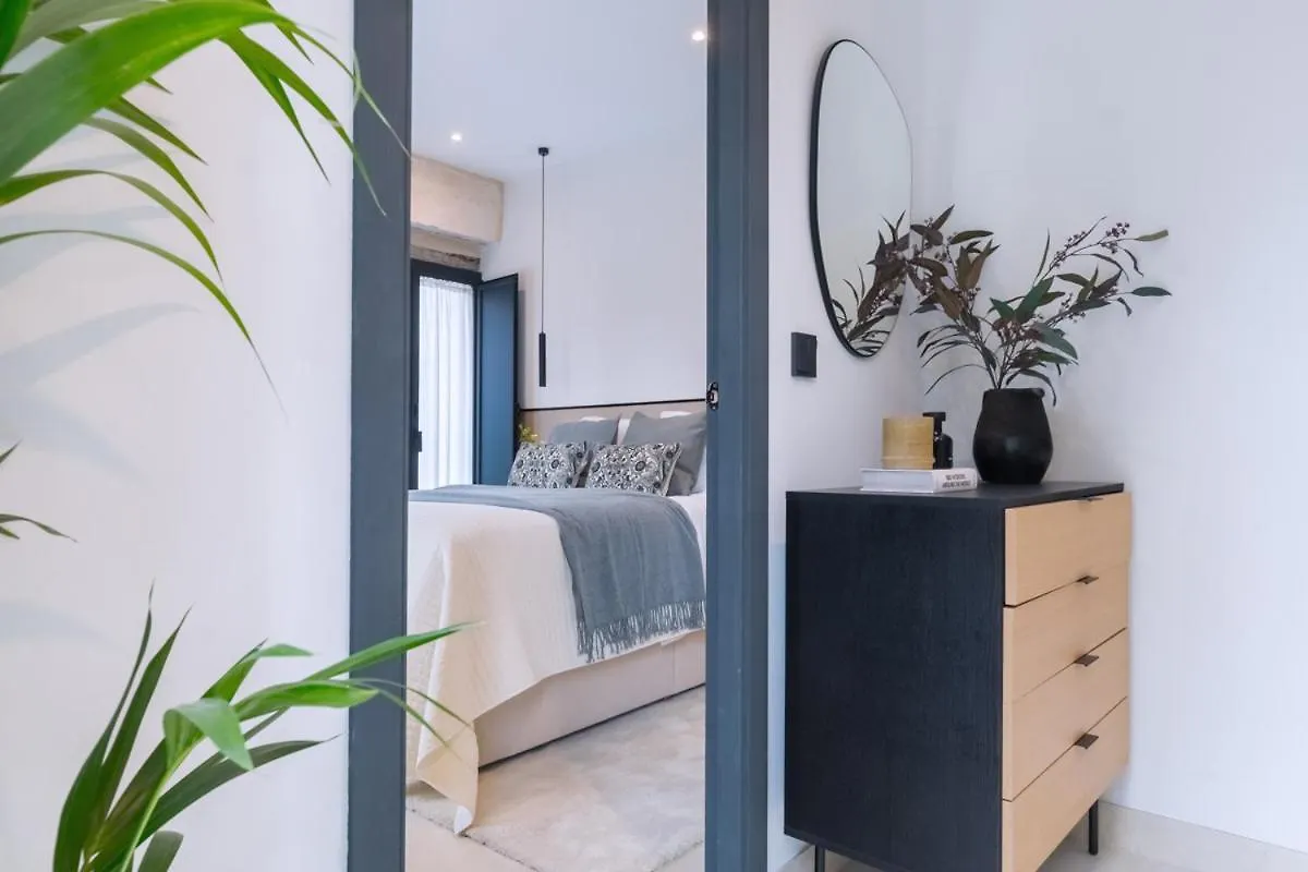 Luxury Apartment Overlooking Casa Pilatos Seville