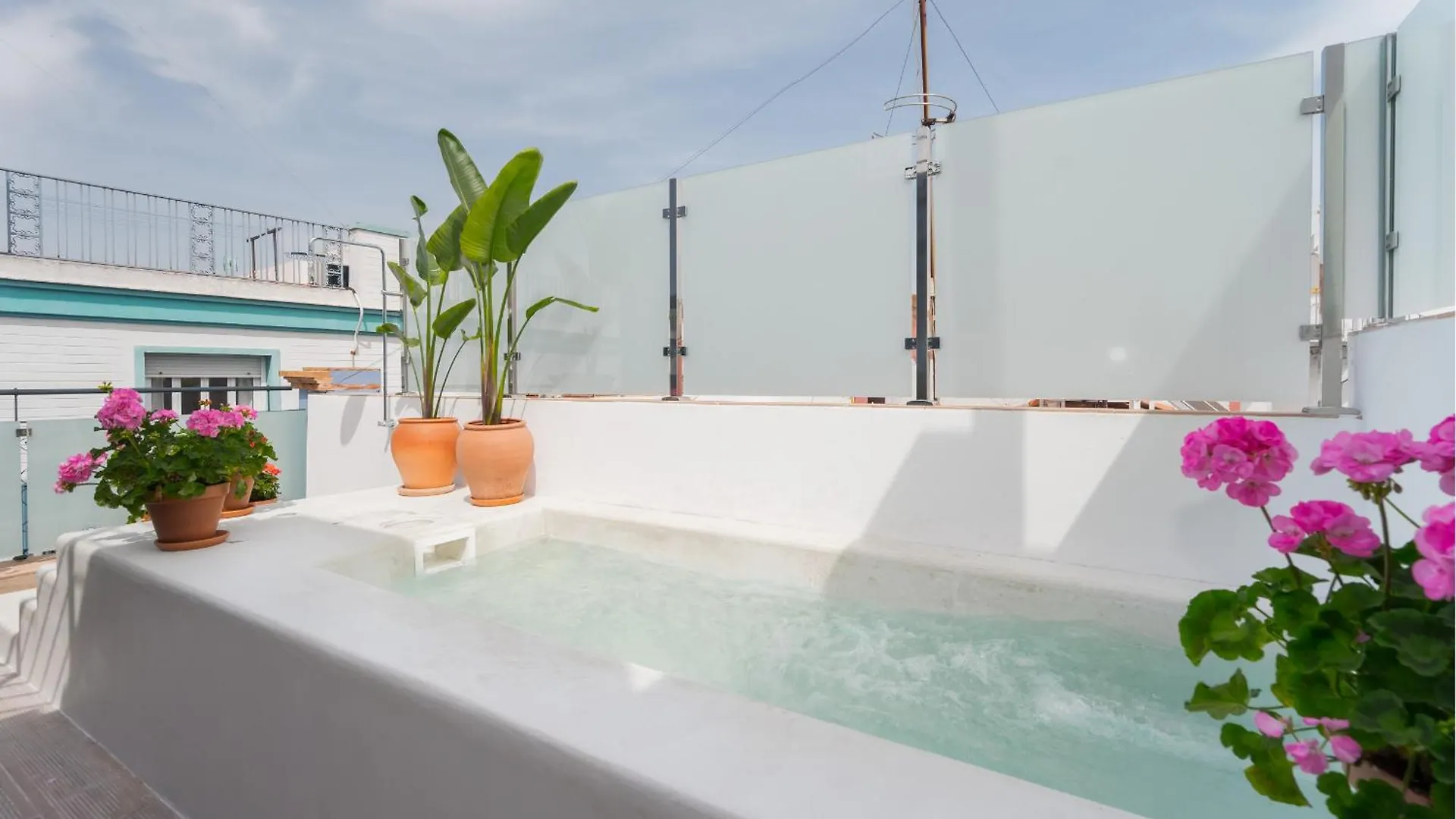 Luxury Apartment Overlooking Casa Pilatos Seville