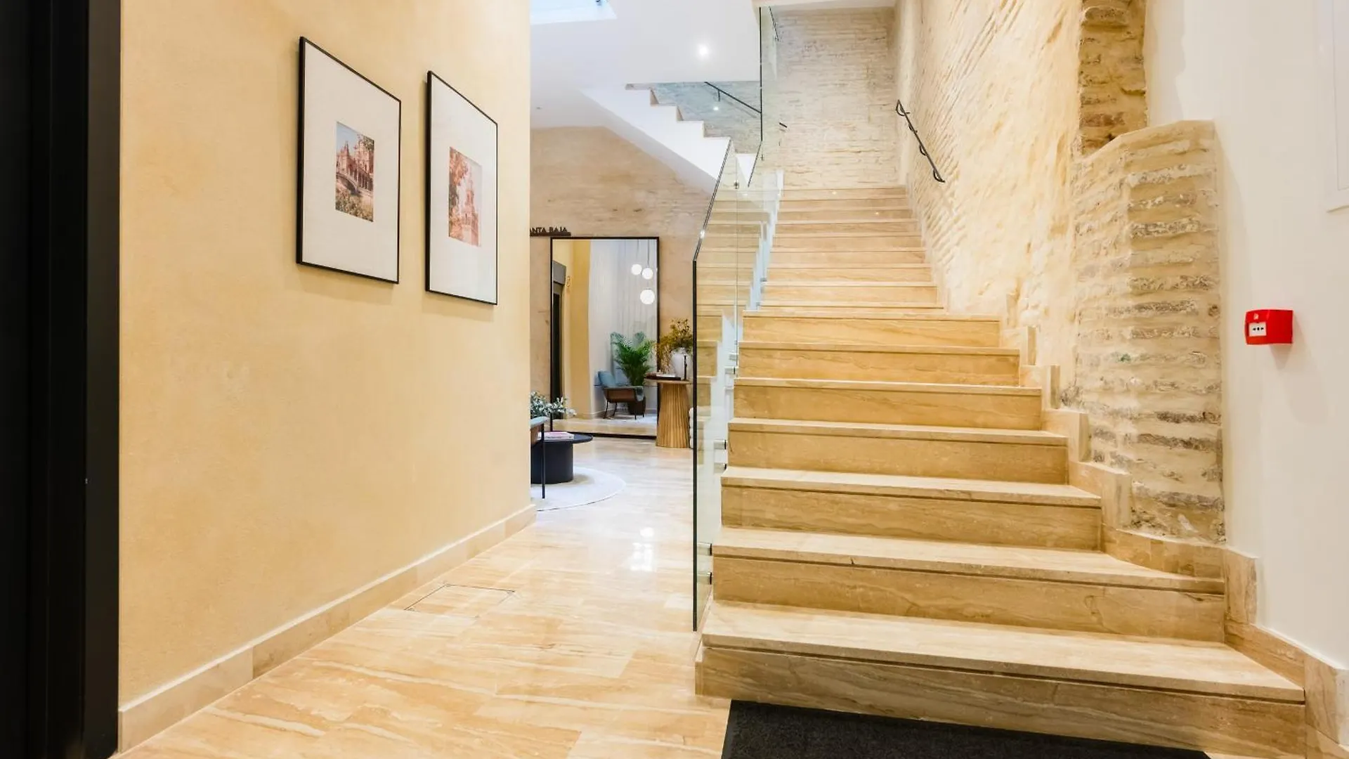 Luxury Apartment Overlooking Casa Pilatos Seville